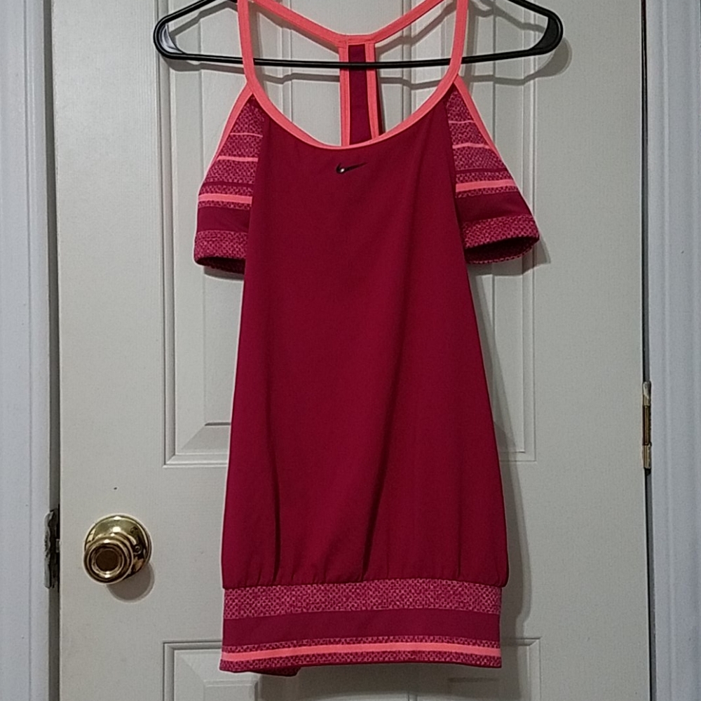 nike tanktop with built in sports bra